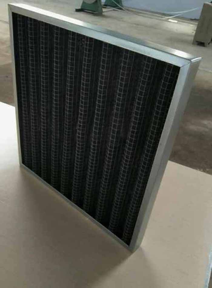 折疊式活性炭過濾器鋁型材外框，也可選用鍍鋅外框及不銹鋼，厚度為：21mm,25mm,46mm，50mm等其他多種厚度。