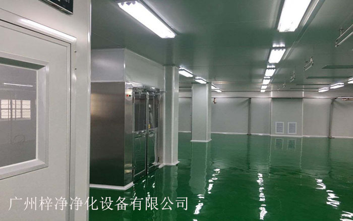 風淋室主要用于對進入潔凈室的人員進行預處理，以減少帶入的塵埃和污染物。